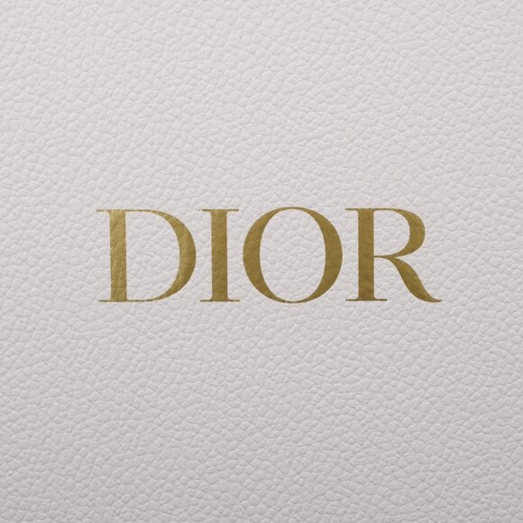 Christian Dior White Gift Box - Picture 6 of 6